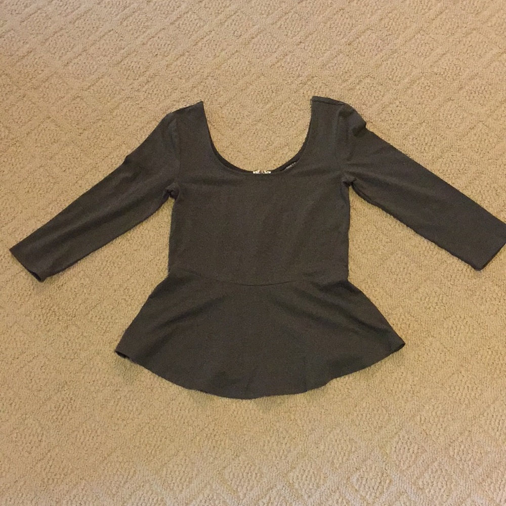 Hunter green peplum 3/4 sleeve Express top in MD!